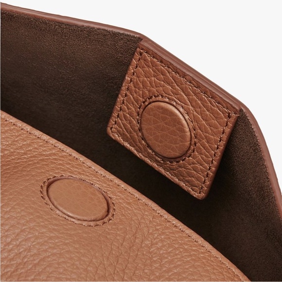 Cuyana Tan Crossbody Bag - Picture 4 of 16